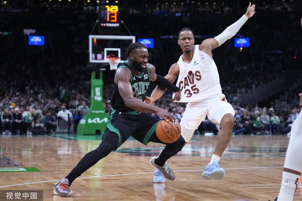 球迷中引起 球迷中引起