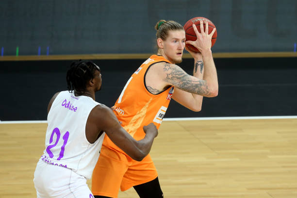 随着时间的 随着时间的