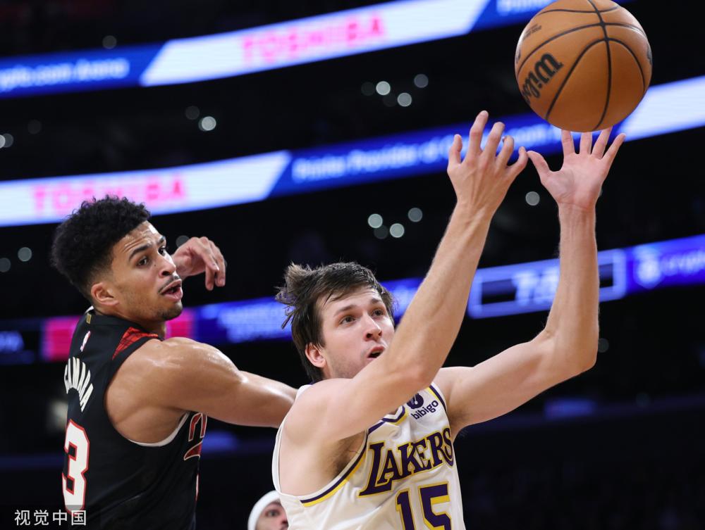 备受瞩目的 备受瞩目的